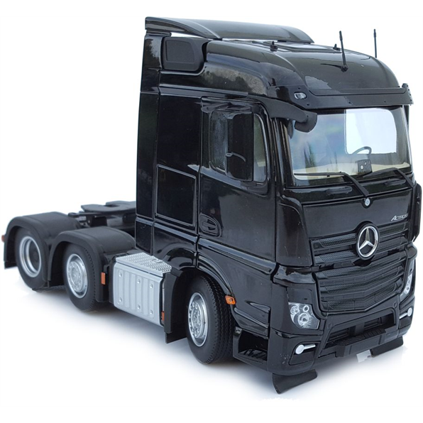 Mercedes Benz Actros Streamspace 6x2 Black