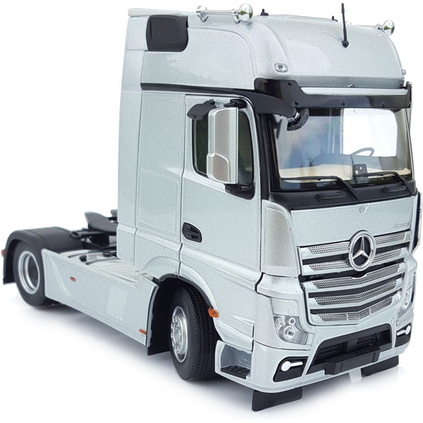 Mercedes Benz Actros Gigaspace 4x2 Silver