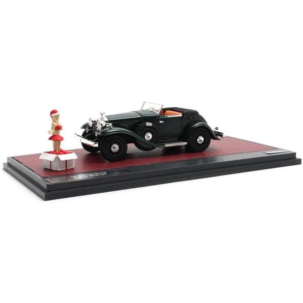 Stutz DV32 Bearcat Open Green 1932 Special Christmas edition With figure and backdrop