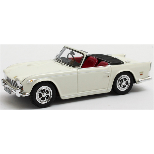 Triumph TR5 p.i. White 1967-1968