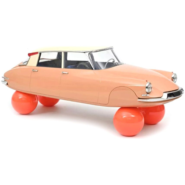 Citroen DS 19 On Balls 1959 Beige