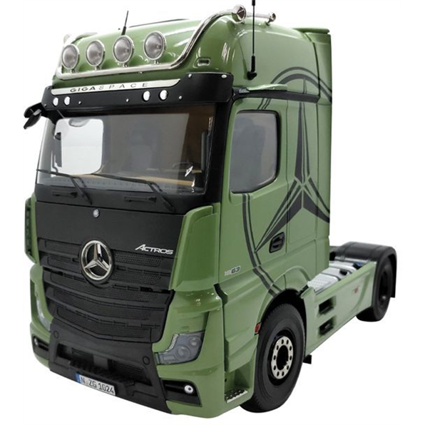 Mercedes Benz Actros Green with Decoration