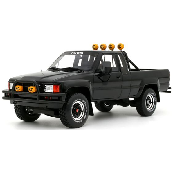 Toyota Hilux SR5 Glossy Black 202 1985