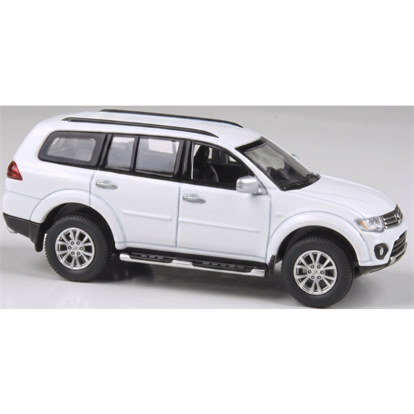 Mitsubishi Pajero Sport Polar White 2014