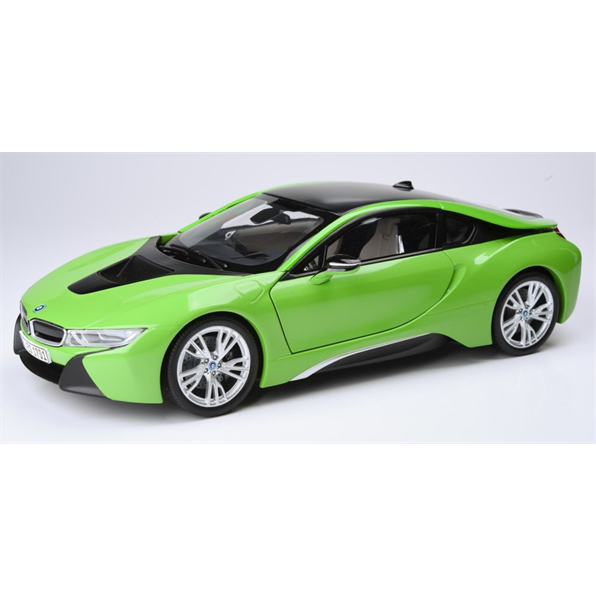 BMW i8 - Java Green