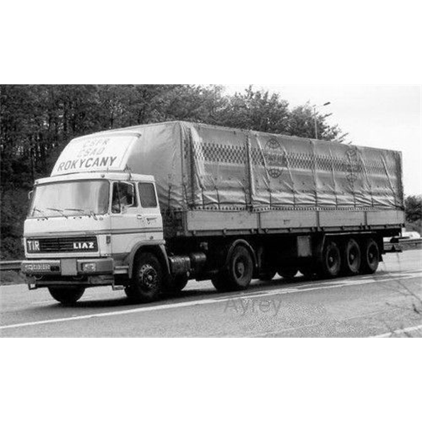 LIAZ 100 Articulated lorry