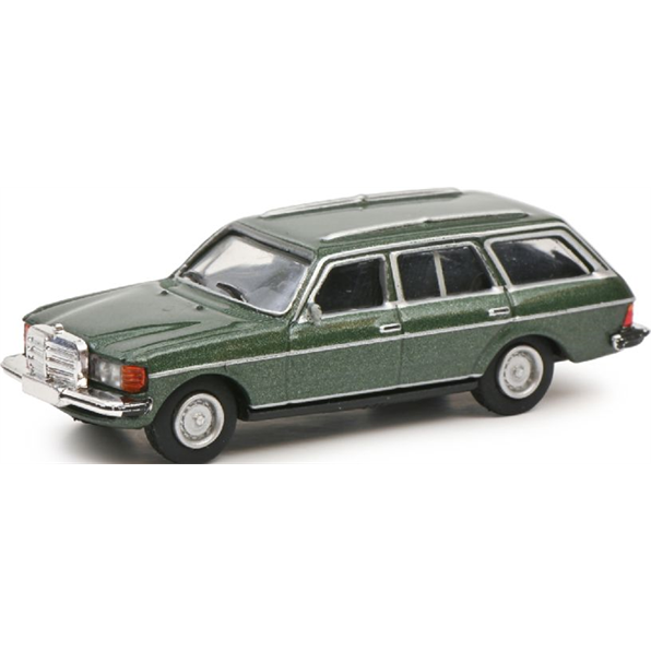 Mercedes Benz W123 280 TE T-Modell Green