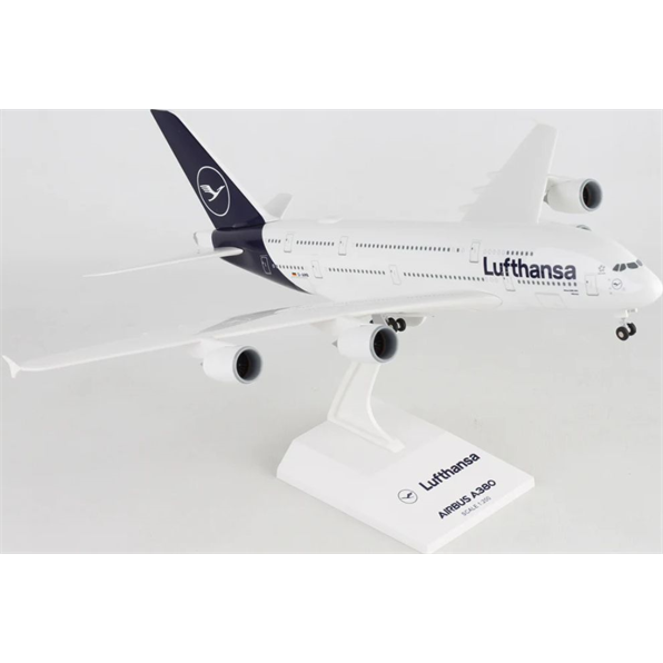 Airbus A380 Lufthansa w/Gear New Livery