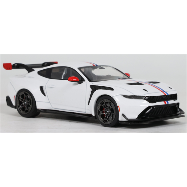 Ford Mustang GTD Frozen White 2025