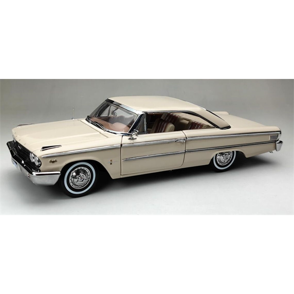 Ford Galaxie 500/XL Hardtop Sandshell Bei 1963