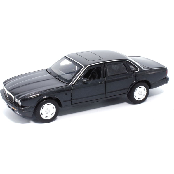 Jaguar XJ6 - Black Lights and Sound and Pull Back