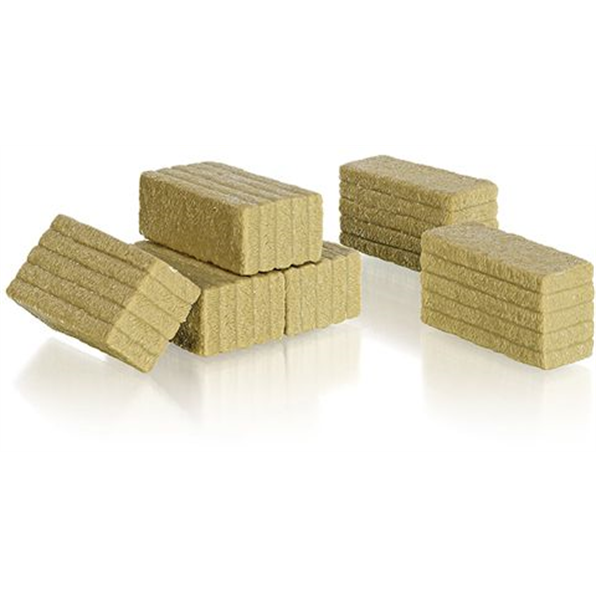 Square Hay Bales 66 x 35 x 25mm (6)