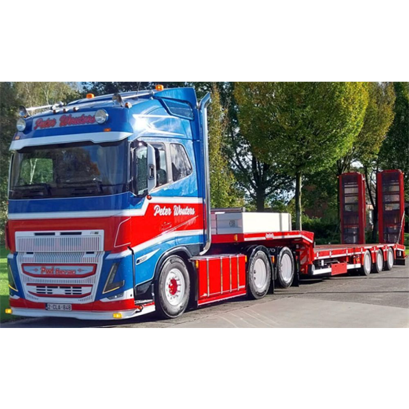 Volvo FH5 Globetrotter 6x2 Tag Axle Semi Lowloader w/Ramps 3 Axle PWT