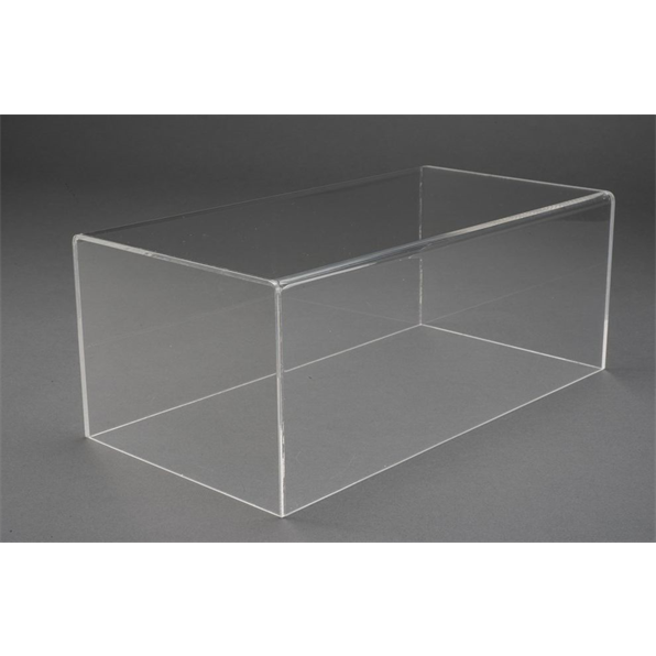 Bohemia 1:8 Display Case (Without Base)Dimensions: 650x310x210h mm