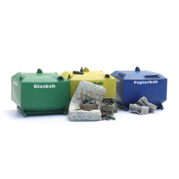 Glass and paper recycling containers Garbage 1:87 Resin Kit,  Unpainted
