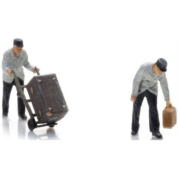 Porters w/Luggage (2x) (NS) Ready-Made Figures