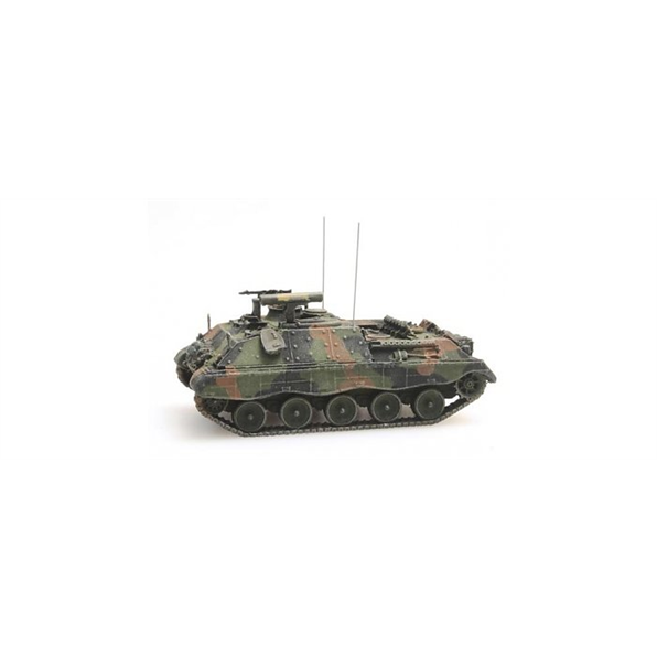 At Jaguar 1 Camouflage 1:160 Ready-Made, Painted