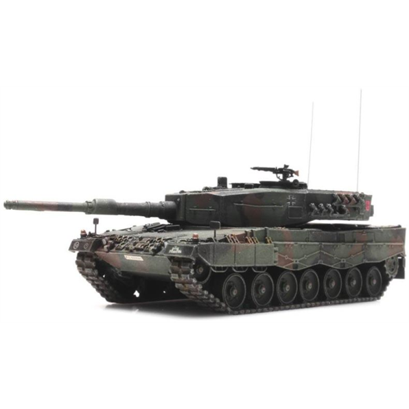 BRD Leopard 2A4-Fleckentarnung 1:87 Ready-Made, Painted