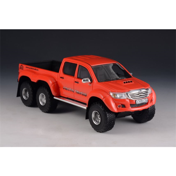 Toyota Hilux 2014 AT44 6x6 Arctic Truck Orange/Red