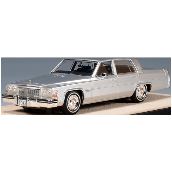 Cadillac Sedan de Ville Silver Metallic 1983