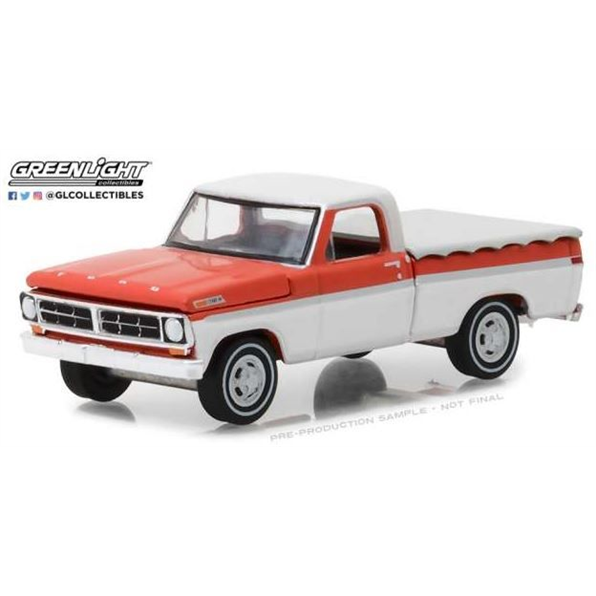 F-100 with Bed Cover Hobby Exclusive red/w hite 1971