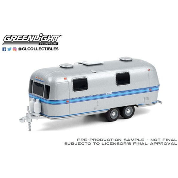 Airstream Double-Axle Land Yacht Custom 1971 'Hitched Homes Series 10' Silver
