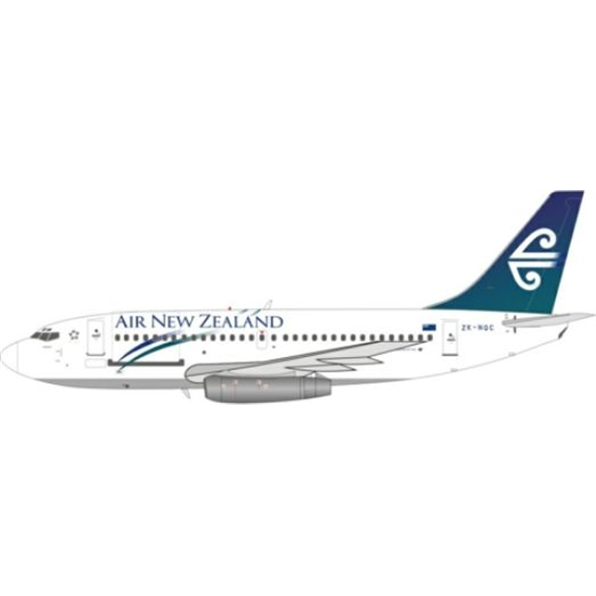 Boeing 737-200 Air New Zealand ZK-NQC w/Stand