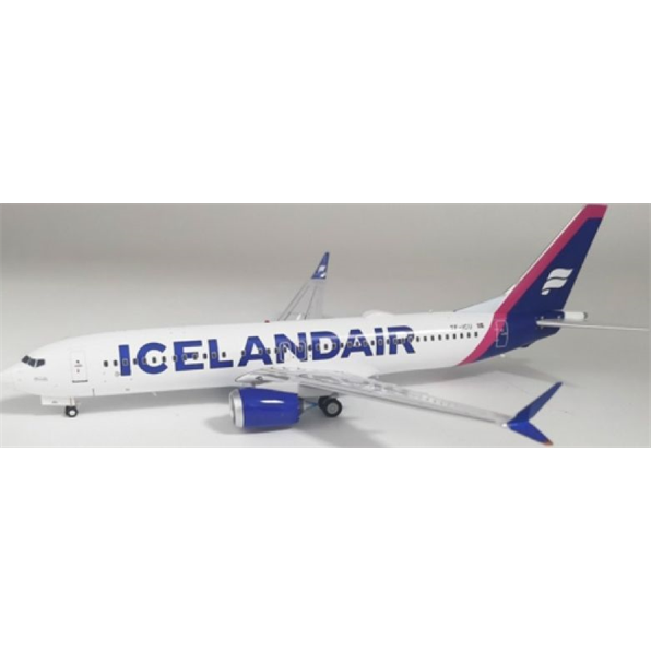 Boeing 737-8 MAX Icelandair TF-ICU w/Stand