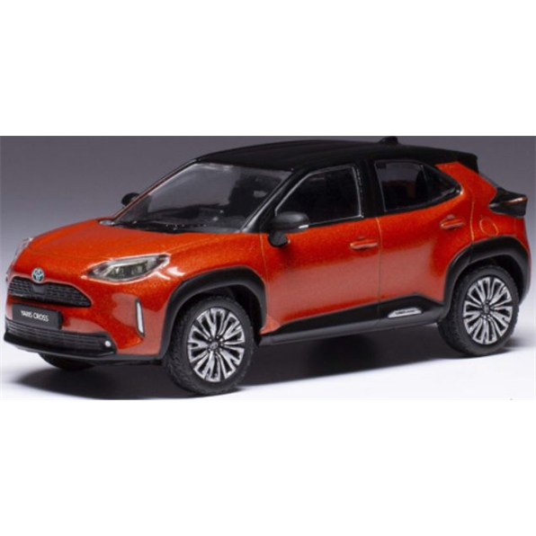 Toyota Yaris Cross Metallic Orange 2022