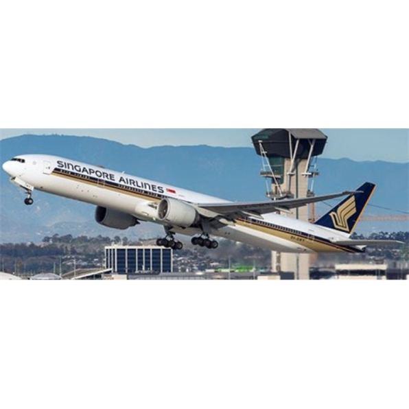 Boeing 777-300(ER) Singapore Airlines Flaps Down 9V-SWY w/Stand