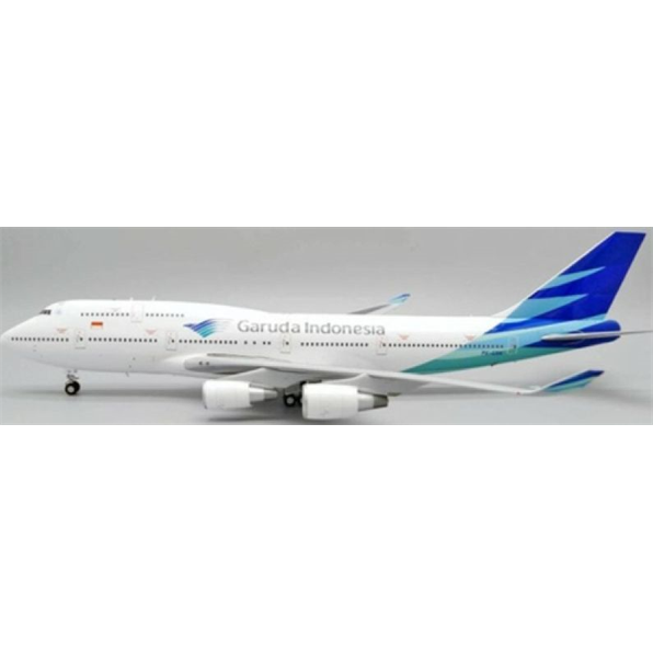 Boeing 747-400 Garuda Indonesia PK-GSH w/Stand