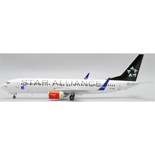 Boeing 737-800 SAS Scandinavian Airlines Star Alliance LN-RRL w/Stand