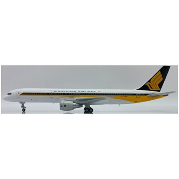 Boeing 757-200 Singapore Airlines OC 9V-SGN w/Stand