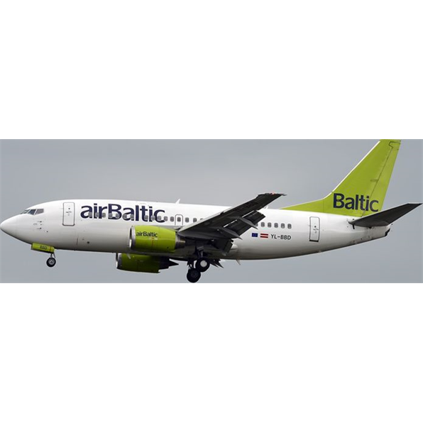 Boeing 737-500 Air Baltic YL-BBD w/Stand
