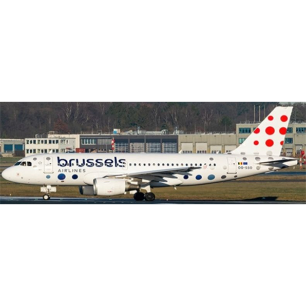 Airbus A319 Brussels Airlines OO-SSO w/Stand