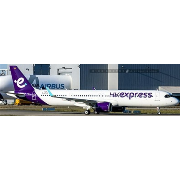 Airbus A321NEO HK Express B-KKA w/Stand
