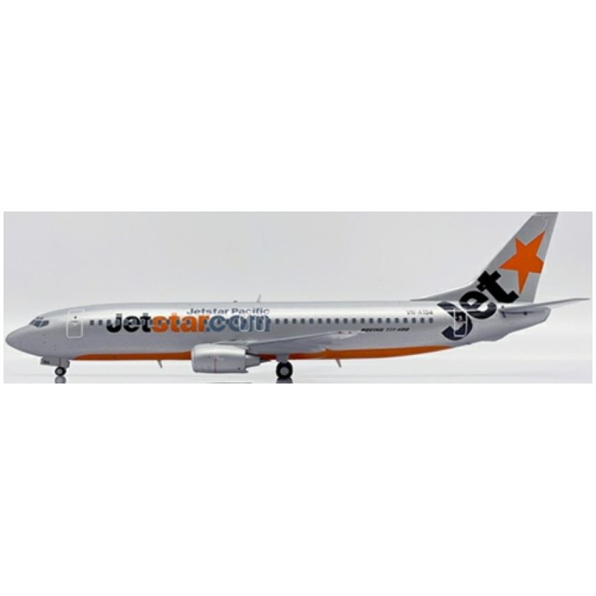 Boeing 737-400 Jetstar Pacific VN-A194 w/Stand