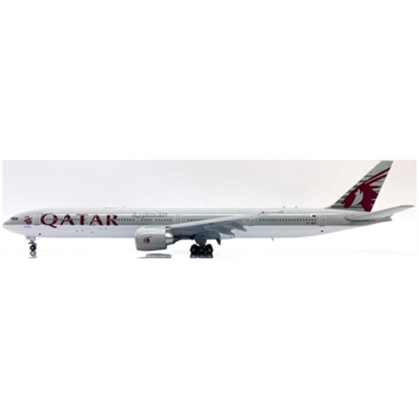 Boeing 777-300ER Qatar Airways 25 Years of Excellence A7-BEE w/Antenna