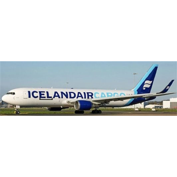 Boeing 767-300(ER)(BCF) Icelandair Cargo TF-ISP w/Antenna