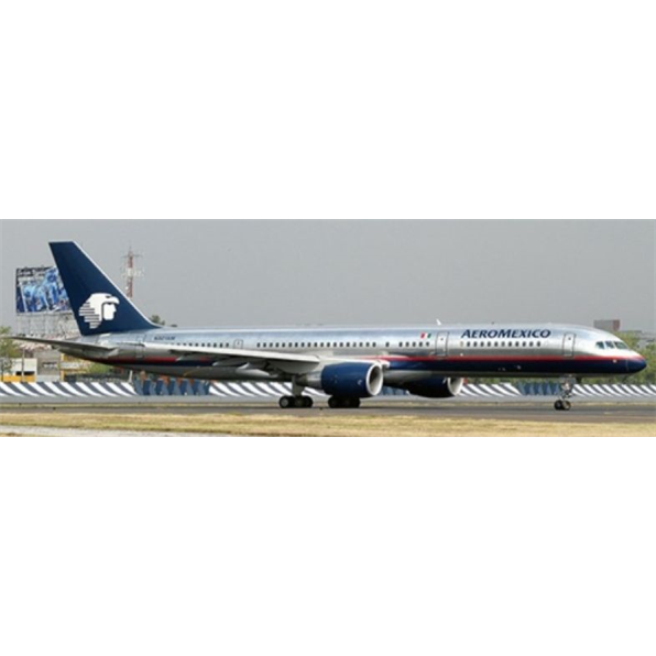 Boeing 757-200 Aeromexico w/Stand