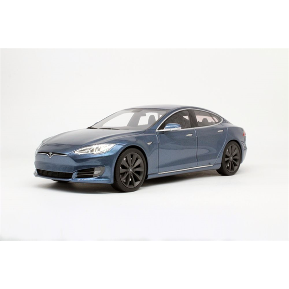 Tesla Model S Facelift, light blue