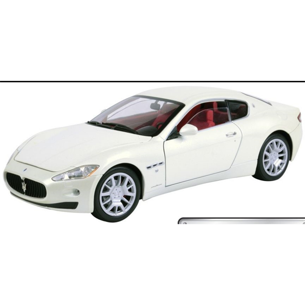 Maserati Gran Turismo - White