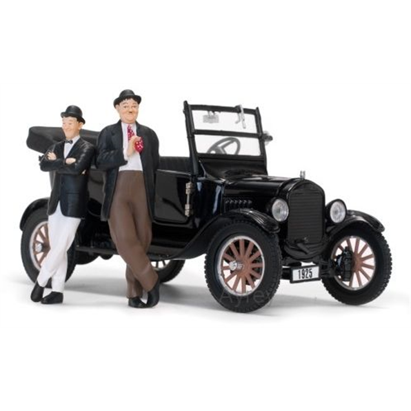 Ford Model T Touring, black, 1925 with S.Laurel and O.Hardy figures