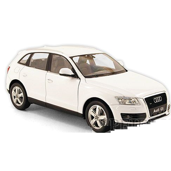 Audi Q5 - white