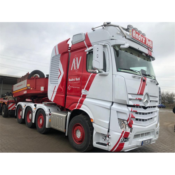 Mercedes Benz Actros MP4 SLT Big Space 8X4 Lowloader 5 Axle Dolly 3 Axle 'Andre Voss'