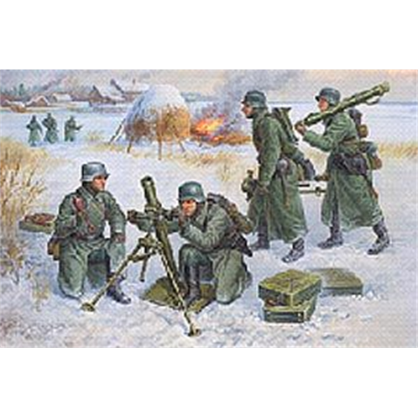 German 80-mm Mortar w/Crew Winter Uniform